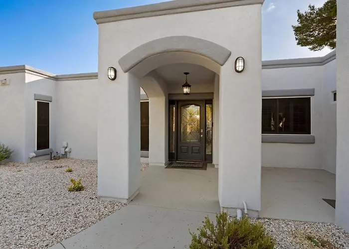 5bed • 5bath Foothills Retreat • Pool • Tucson