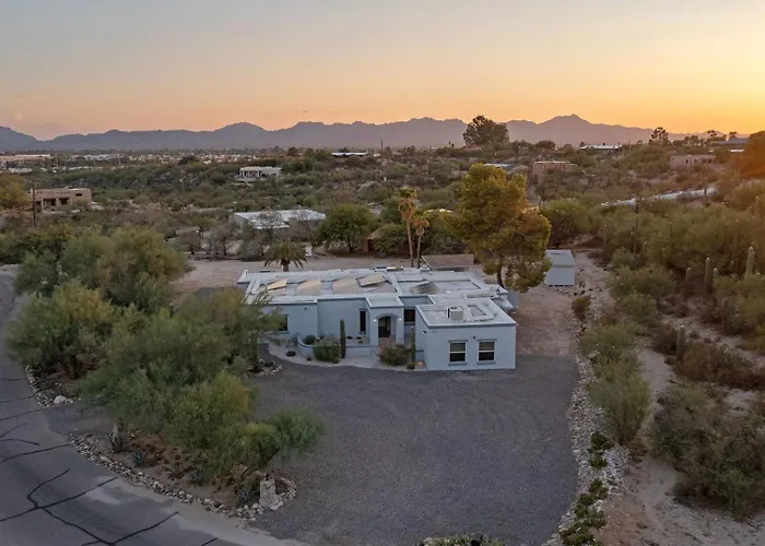 5bed • 5bath Foothills Retreat • Pool • Tucson